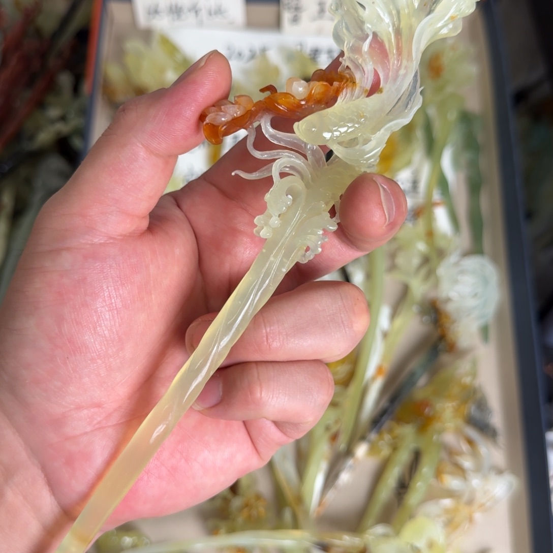 岫玉发饰未镶嵌ღ***。