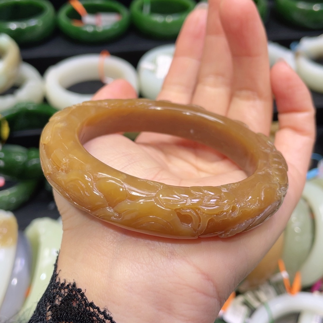 未镶嵌手镯和田玉96