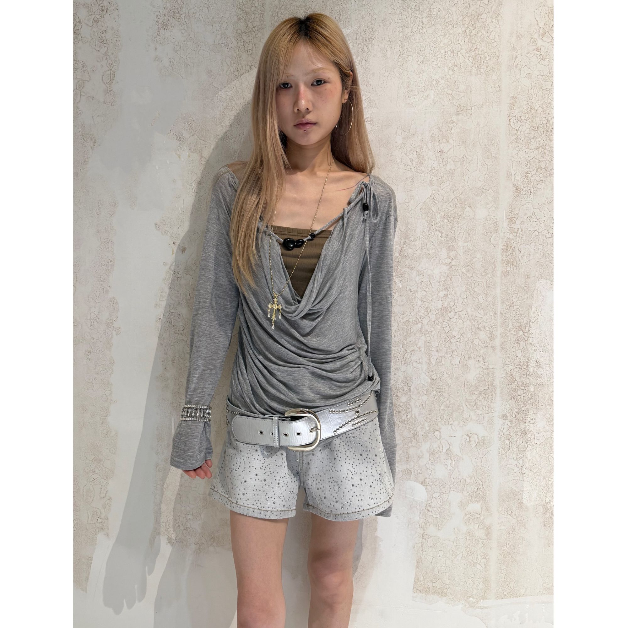 Fearless”满满*慵懒抽褶串珠露肩荡领长袖防晒显瘦深V上衣