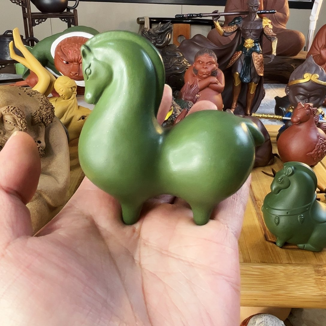 茶宠紫砂唐马绿泥茶宠