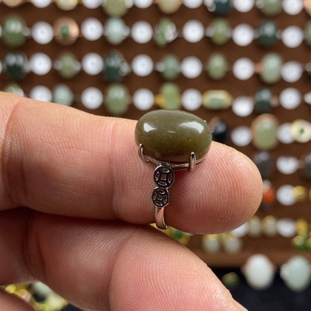 和田玉（糖玉）戒指合金