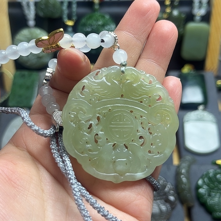 颈饰未镶嵌和田玉