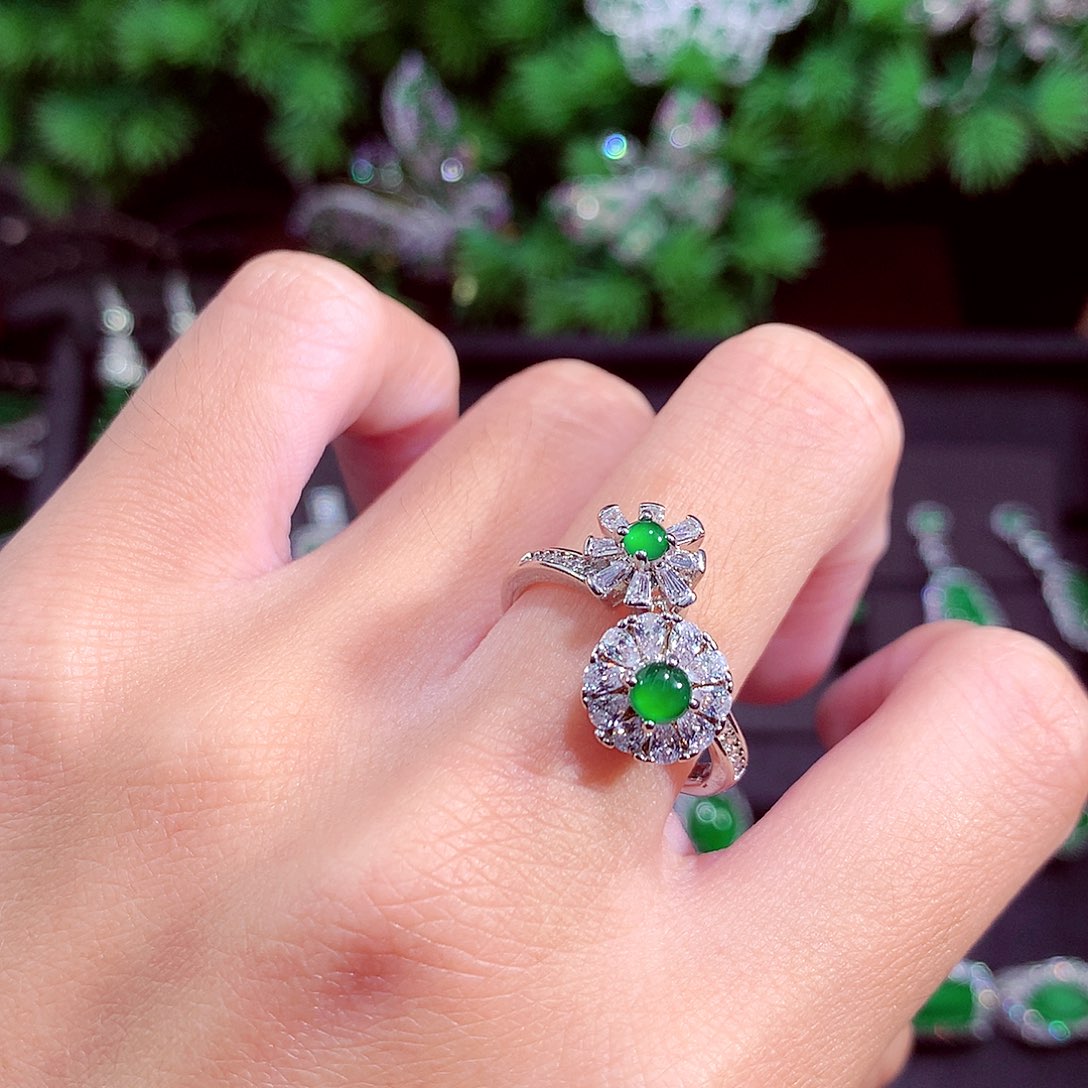 颈饰未镶嵌翡翠天然