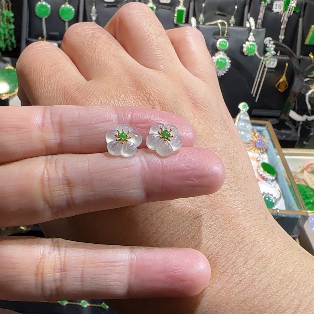 翡翠18K金镶嵌颈饰耳钉