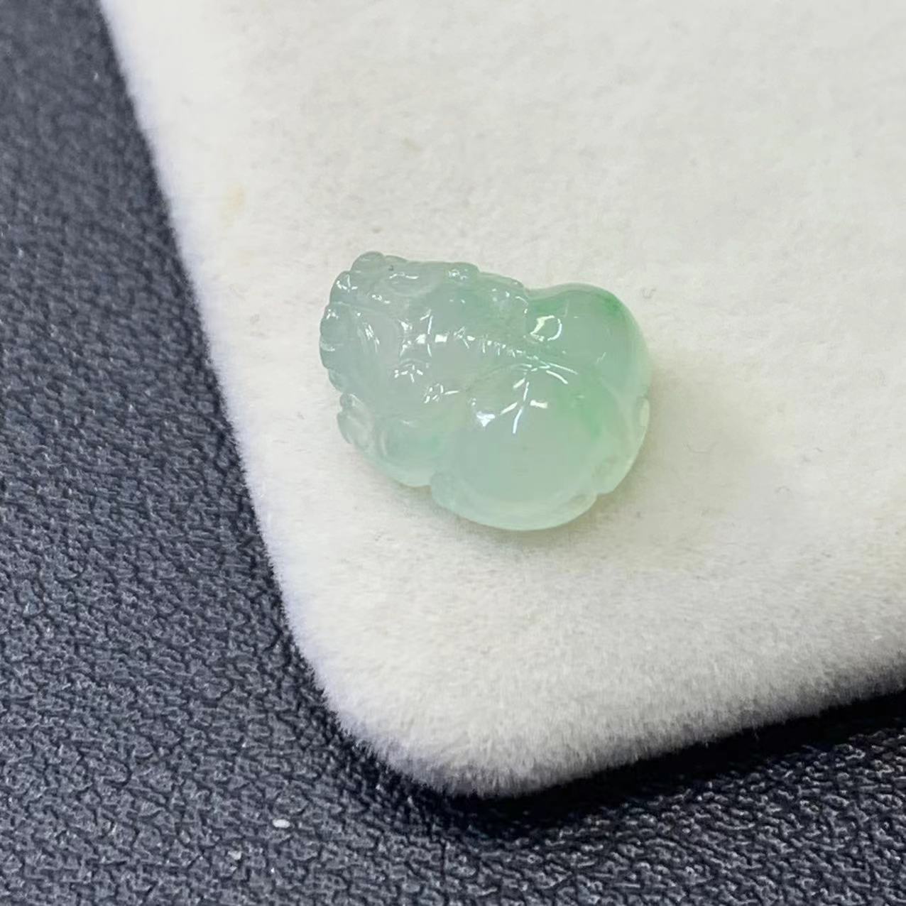 【金鑫】翡翠冰胶飘绿貔貅戒面裸石*冰润貔貅缅甸翡翠A货俏色