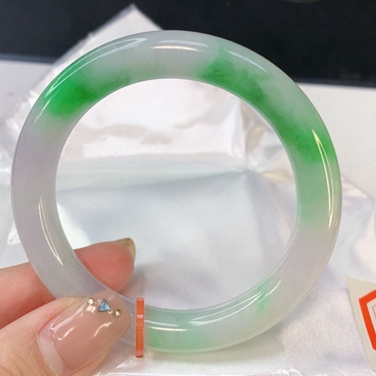 翡翠手镯未镶嵌天然翡翠A货001