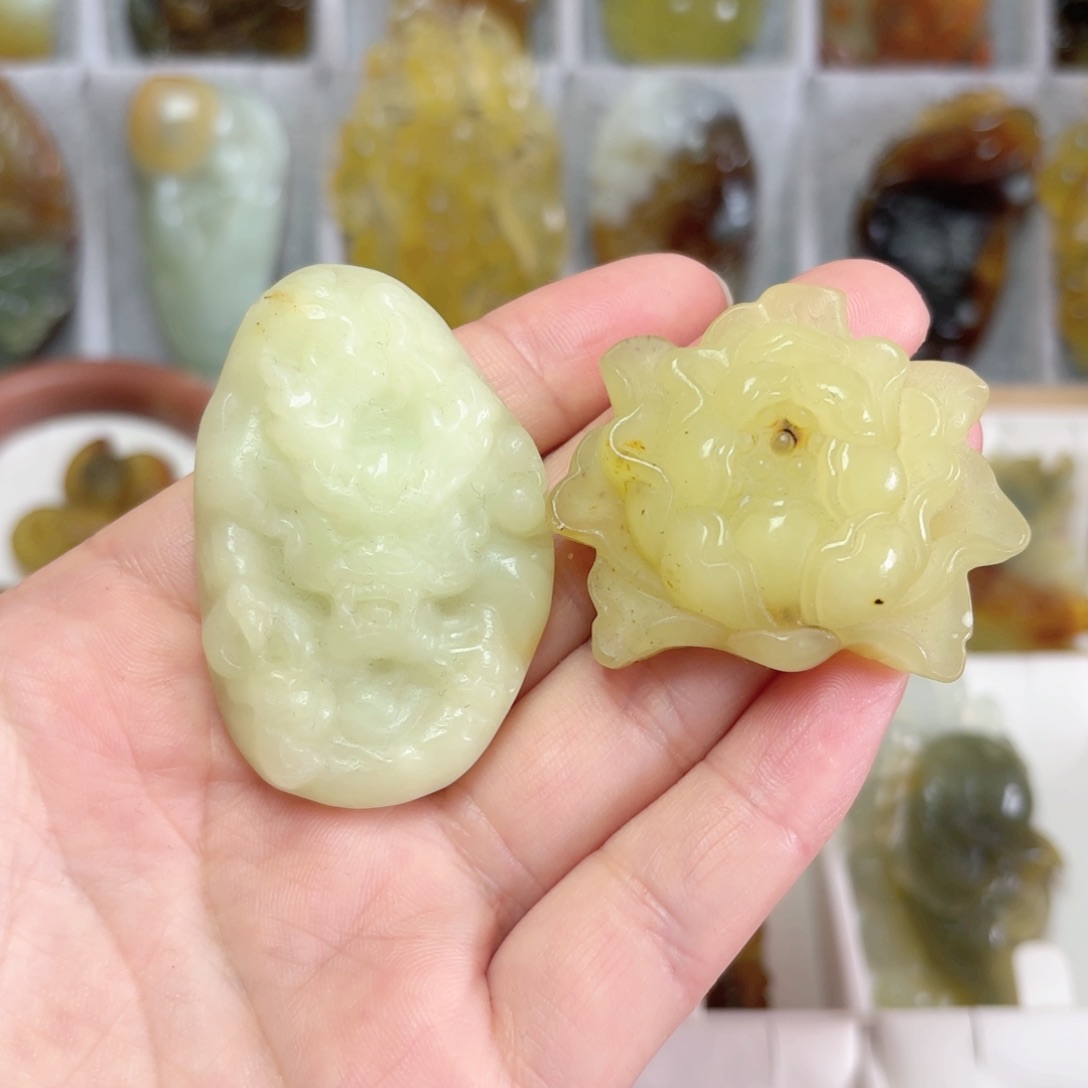 未镶嵌蛇纹石玉吊坠(不含链)