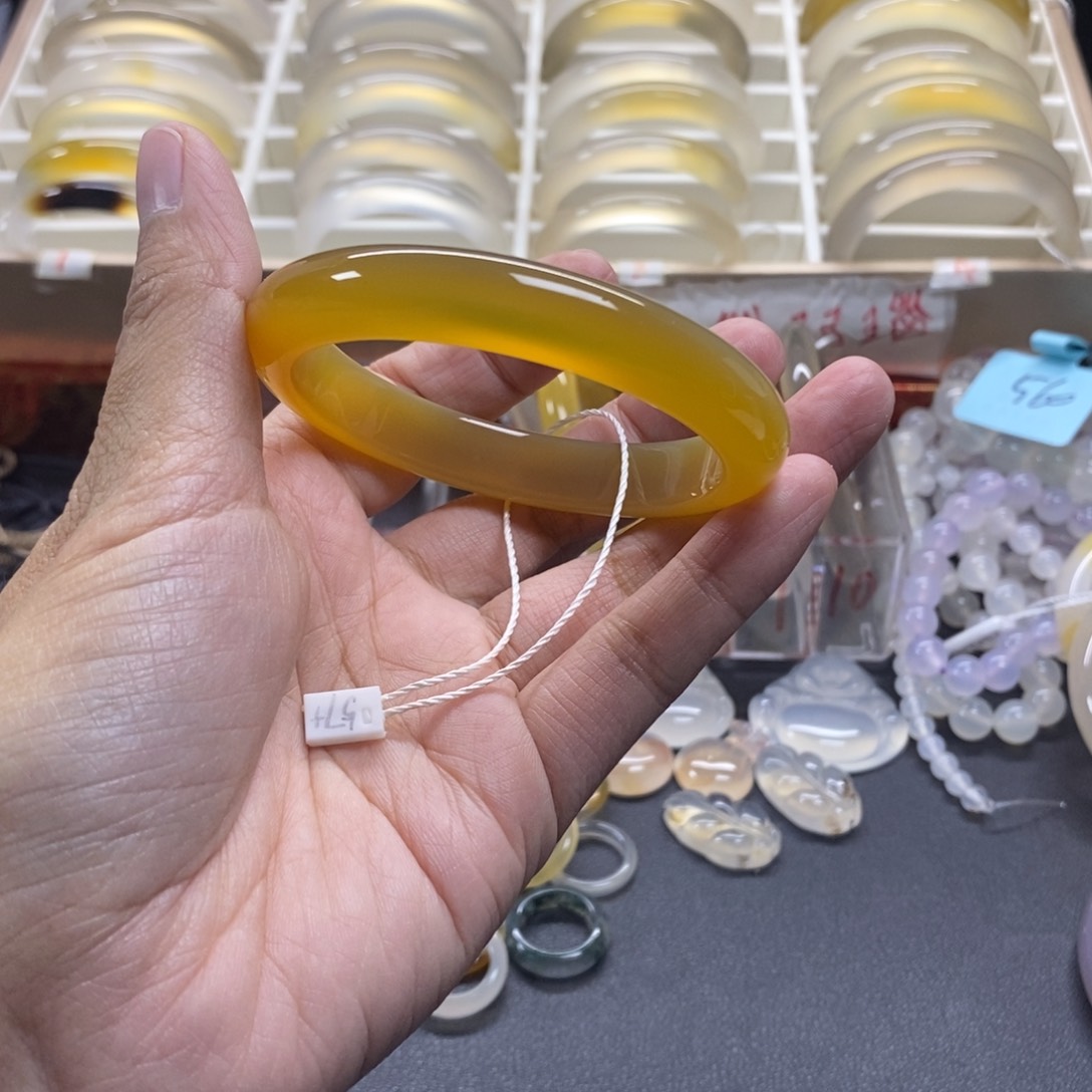 玛瑙/玉髓手镯未镶嵌