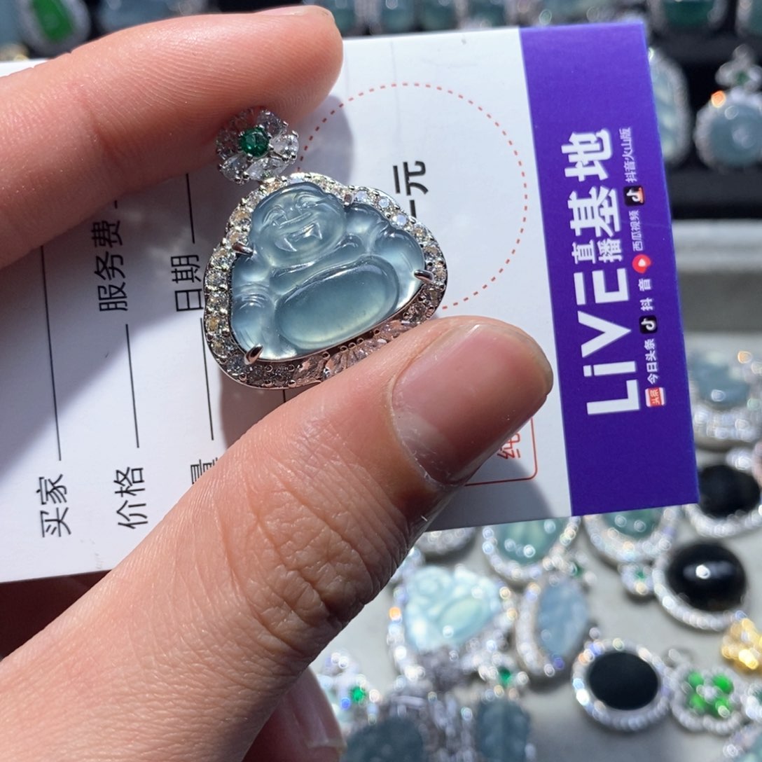 翡翠颈饰未镶嵌翡翠