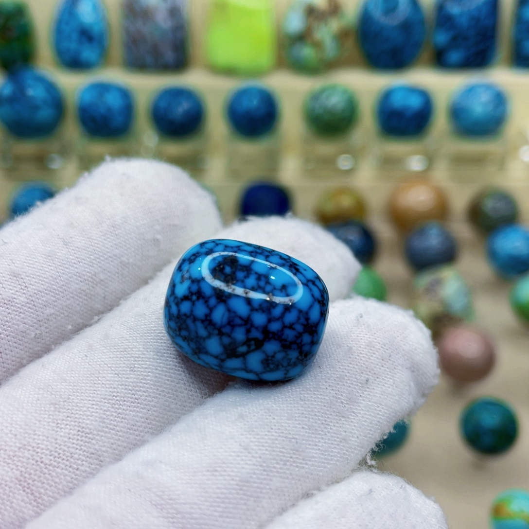 未镶嵌绿松石颈饰