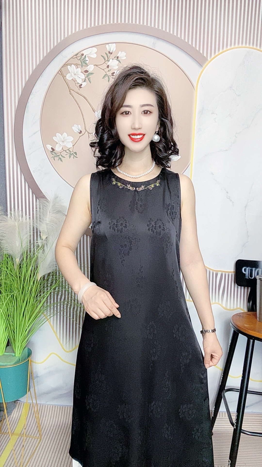【沐丹阁女装】洋气宽肩无袖连衣裙夏季新款宽松显瘦气质背心裙