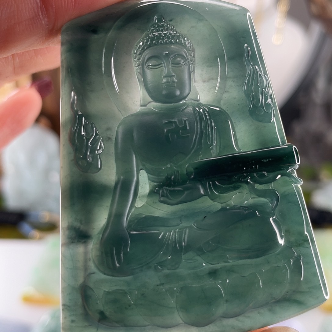 翡翠颈饰未镶嵌牌子