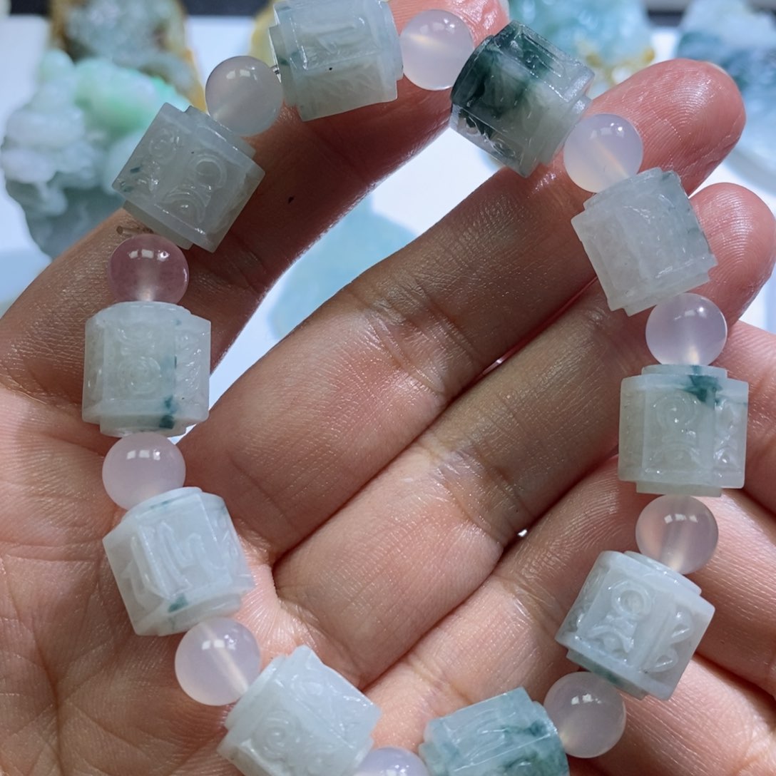 定制翡翠未镶嵌手串