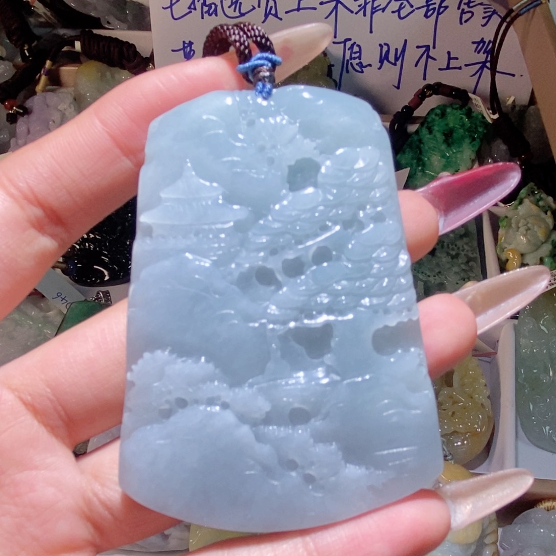翡翠颈饰未镶嵌翡翠