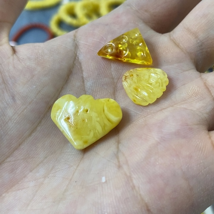 未镶嵌蜜蜡裸石吊坠