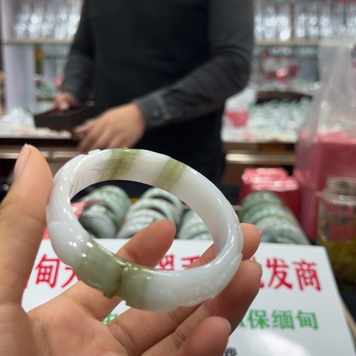 翡翠未镶嵌手镯天然翡翠