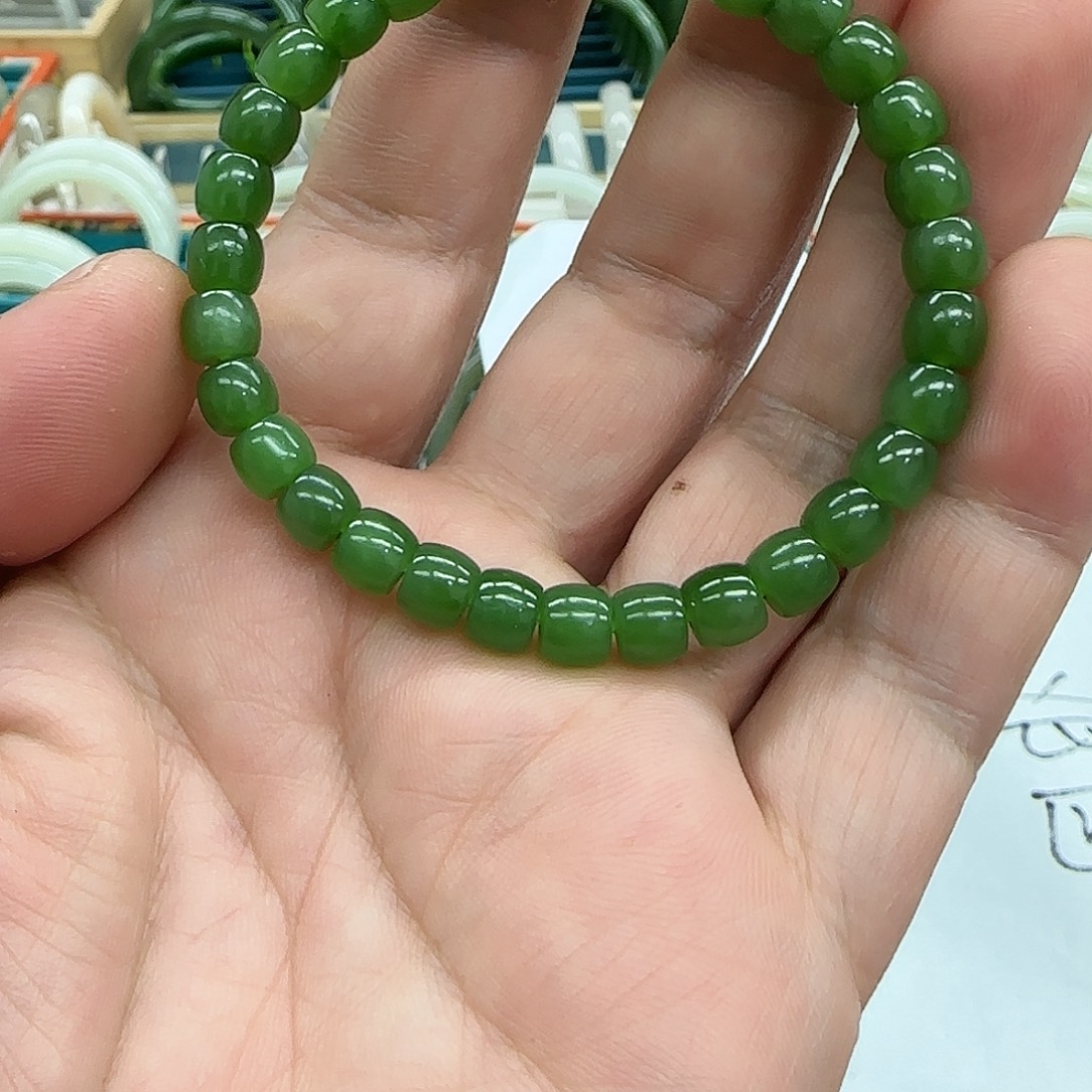 l***z和田玉未镶嵌手镯