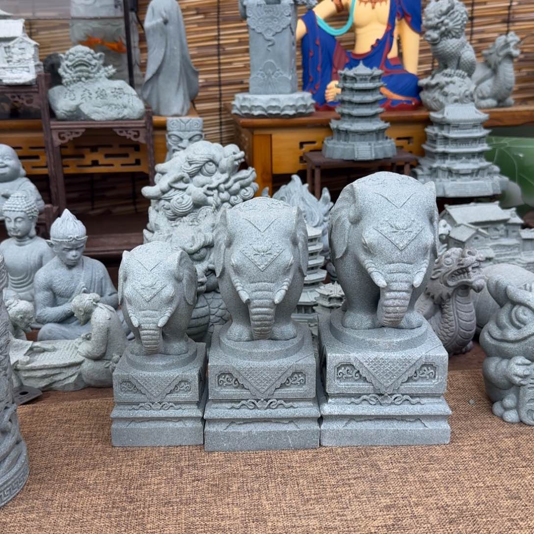 石材青砂石底座胖大象大中小各一只