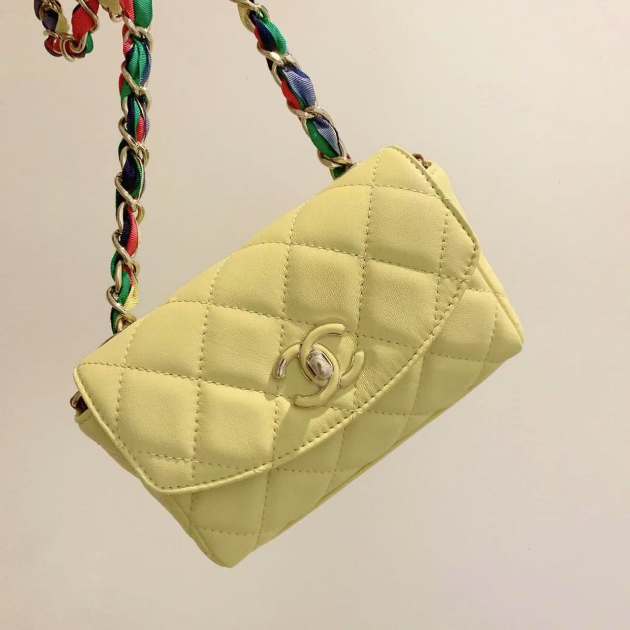95新 Chanel/香奈儿 展会外场！小鸡黄彩色链条大mini cf包