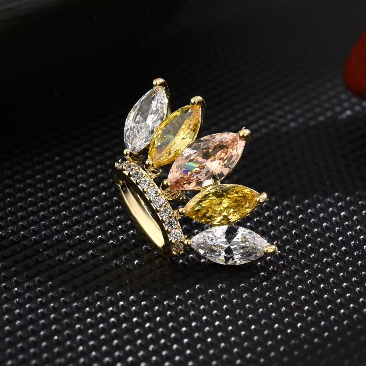 合金锆石胸针 11160皇冠高端轻奢胸针刺马针防走光