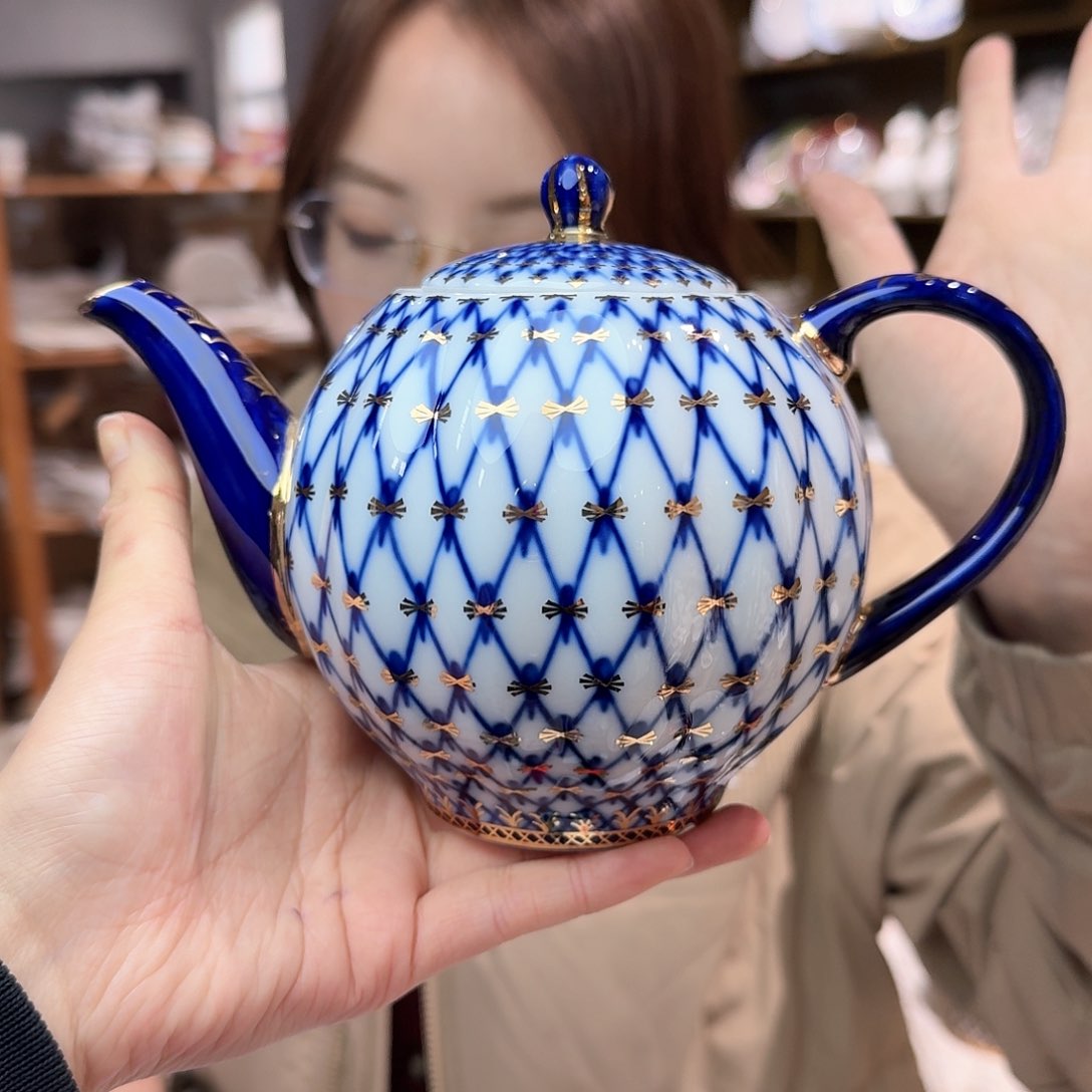 瓷鹅黄茶壶一个礼盒发顺丰