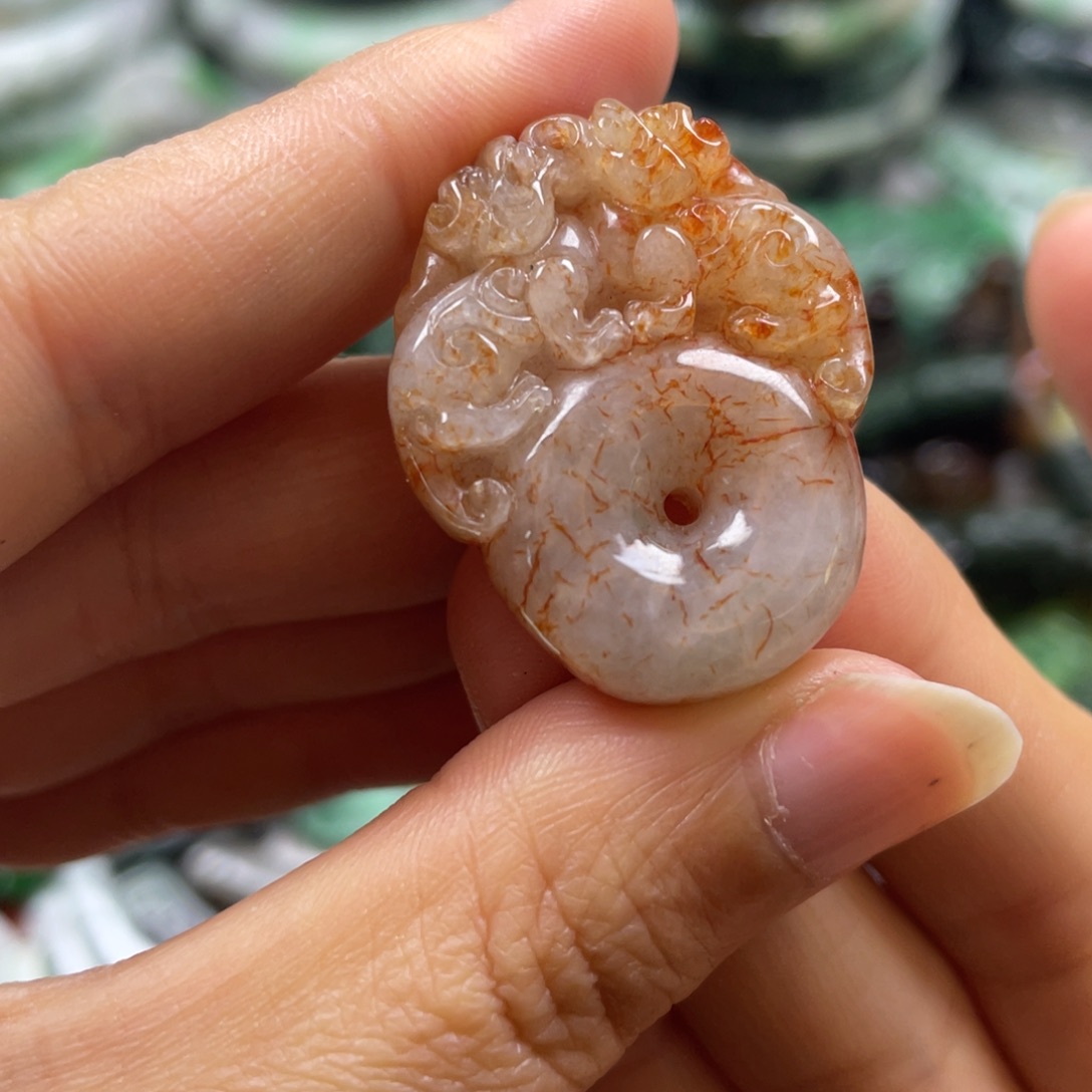 翡翠未镶嵌颈饰牌子