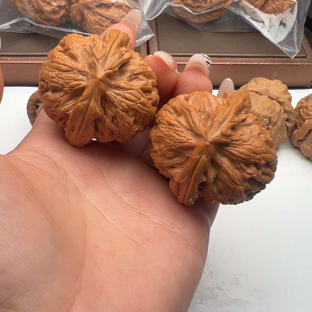 文玩核桃把件红锦鲤43丽