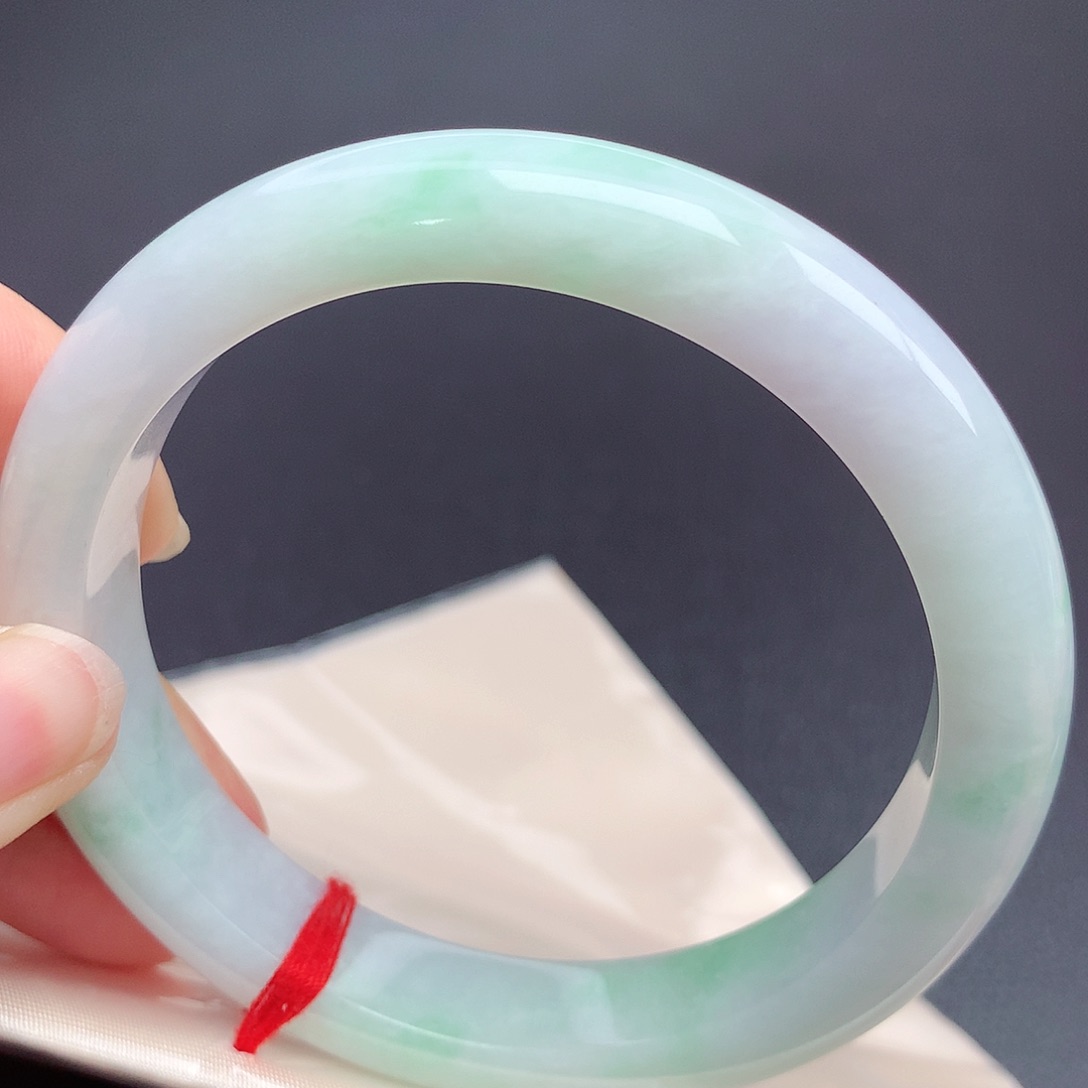 翡翠手镯未镶嵌62.3圈口