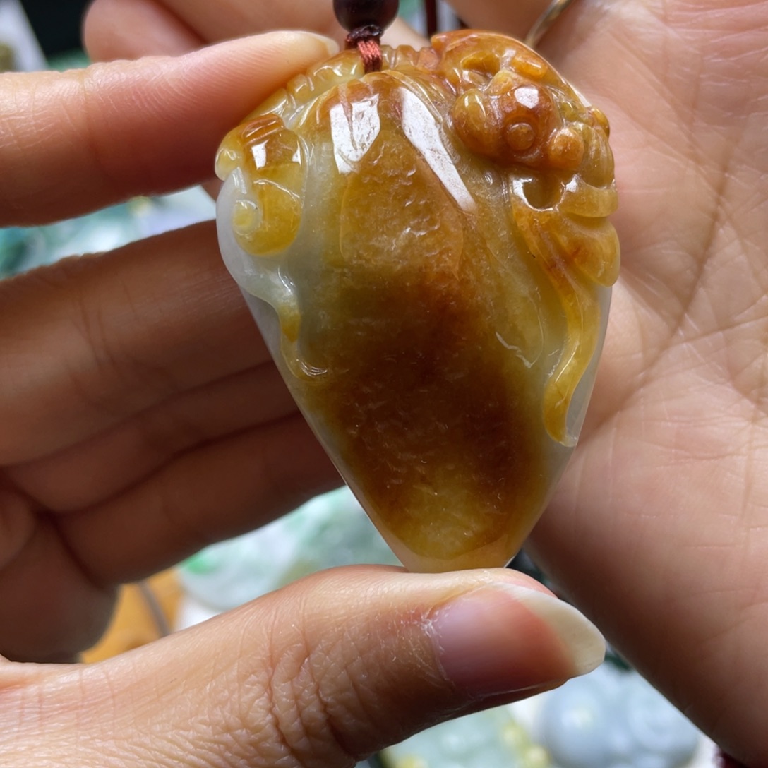 翡翠颈饰未镶嵌牌子