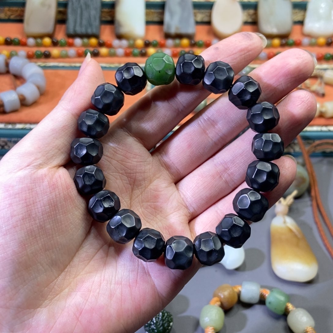 和田玉颈饰未镶嵌涉****胃