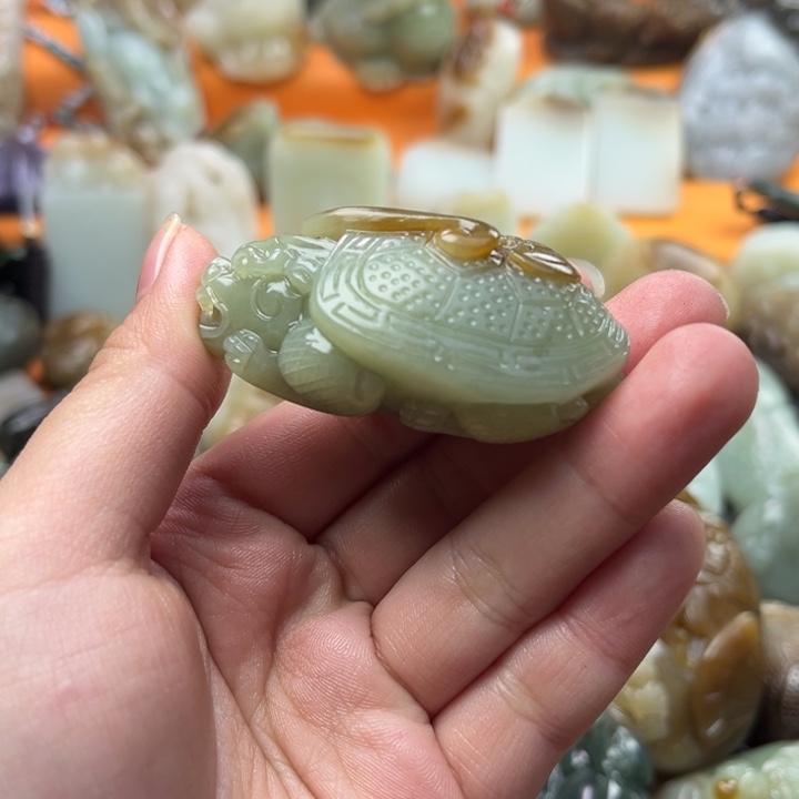 和田玉颈饰未镶嵌野*人