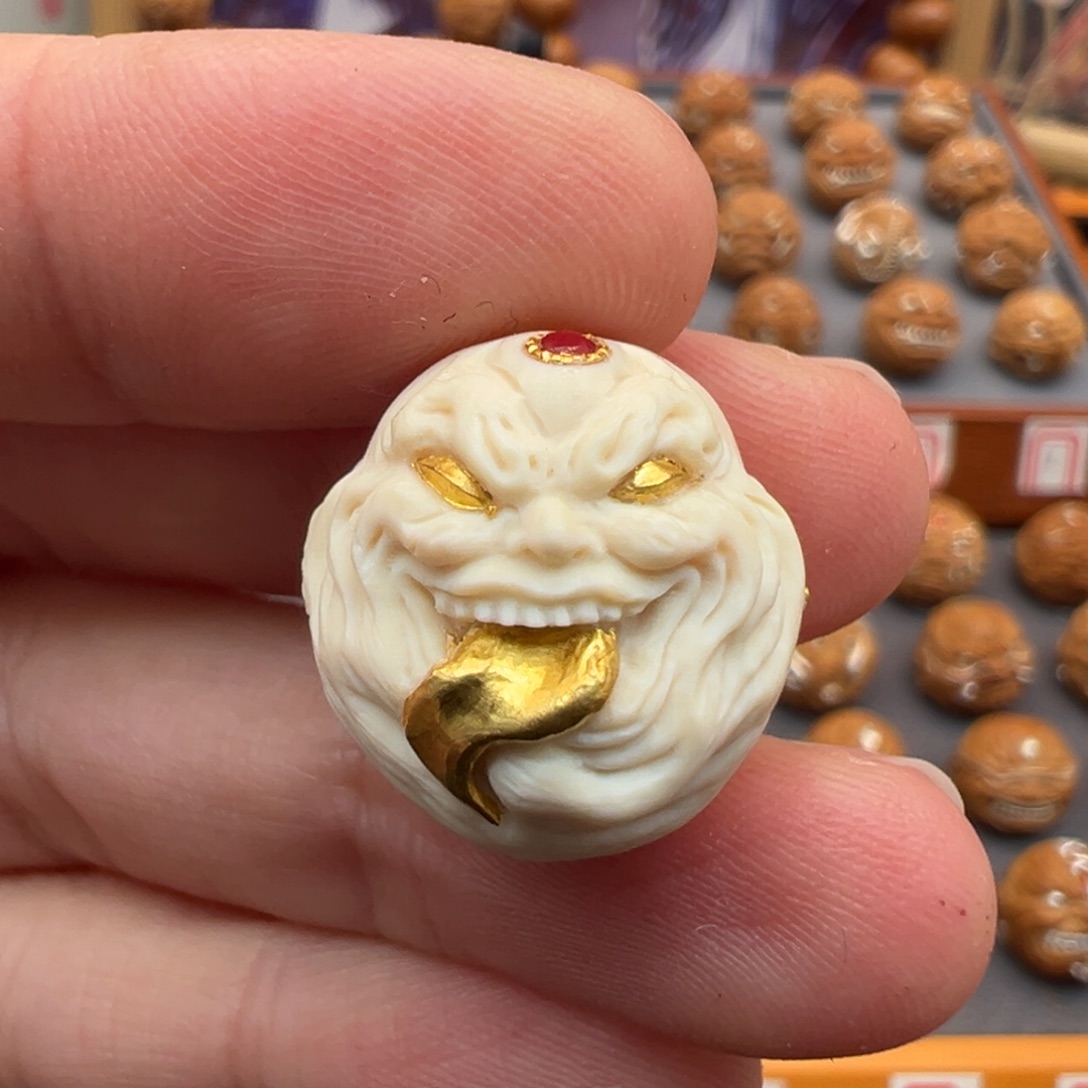 吊坠猴头核桃舔僧