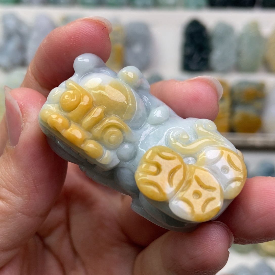 翡翠吊坠(赠链)未镶嵌