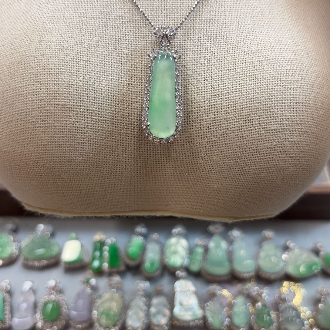 俊***哥翡翠银S925镶嵌吊坠(不含链)