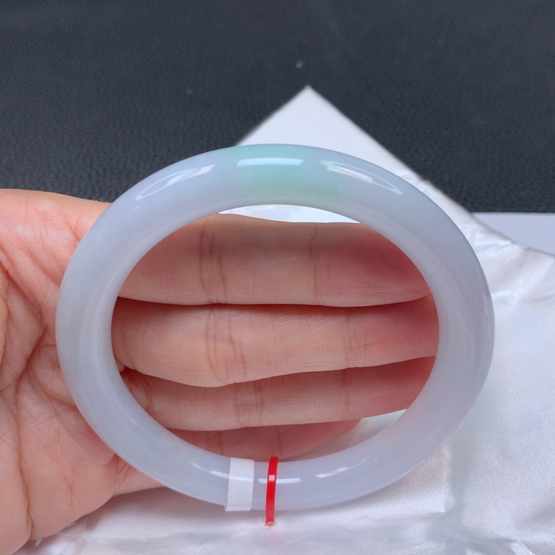 翡翠手镯未镶嵌天然62圈