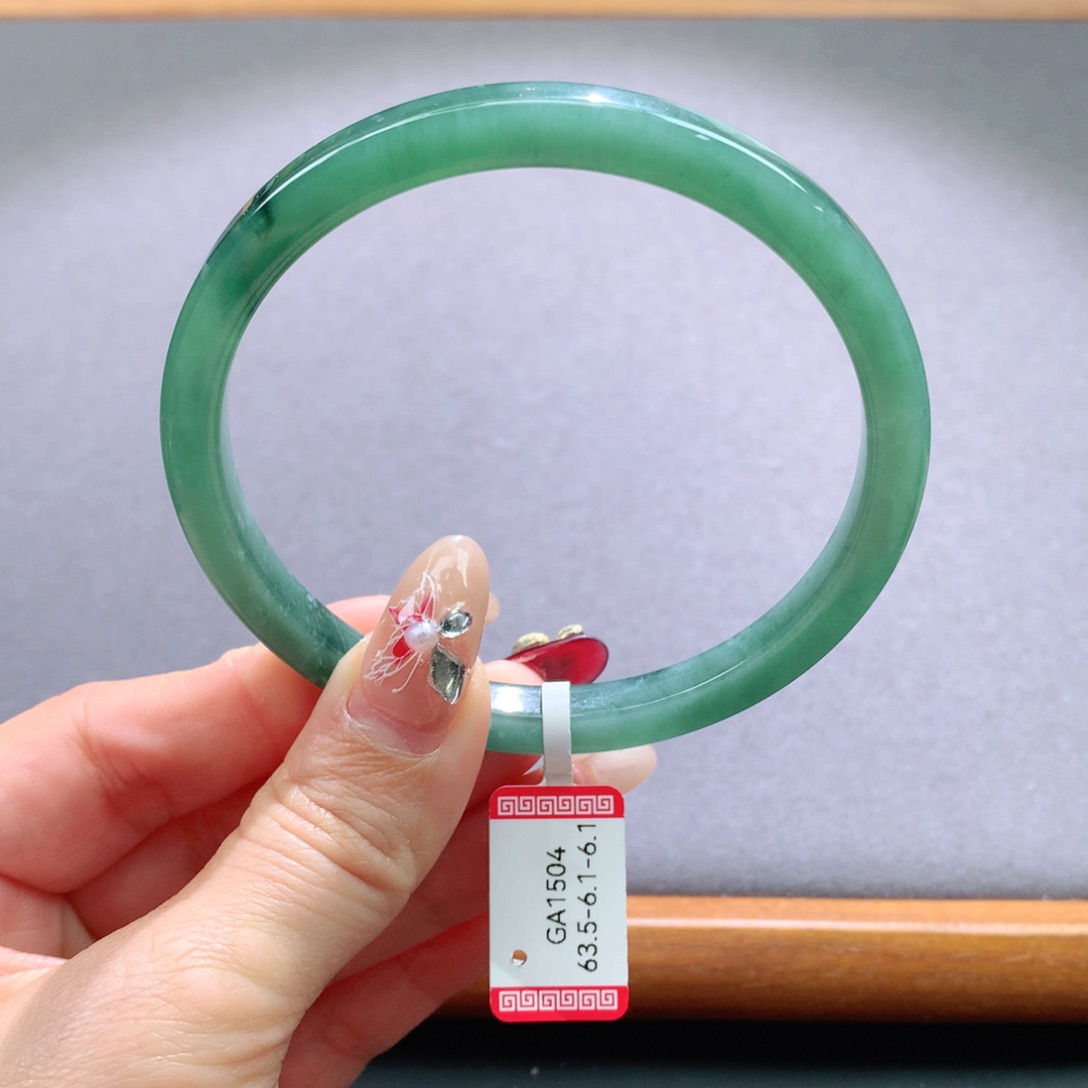 翡翠手镯未镶嵌天然翡翠手镯