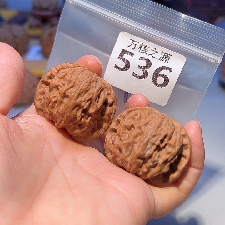 吊坠桃核40.5全品野狼，油蜡皮……