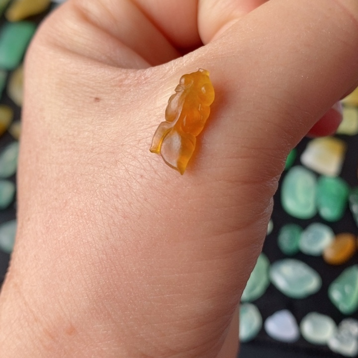 定制翡翠未镶嵌鱼