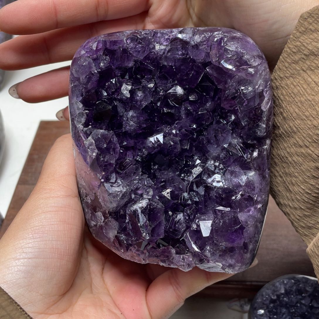 紫晶大型摆件（非配饰）未镶嵌