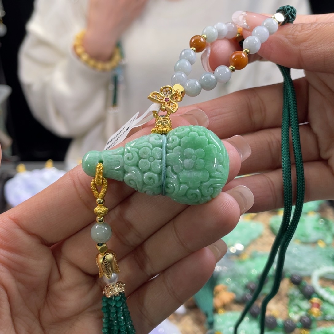 翡翠颈饰未镶嵌代编织