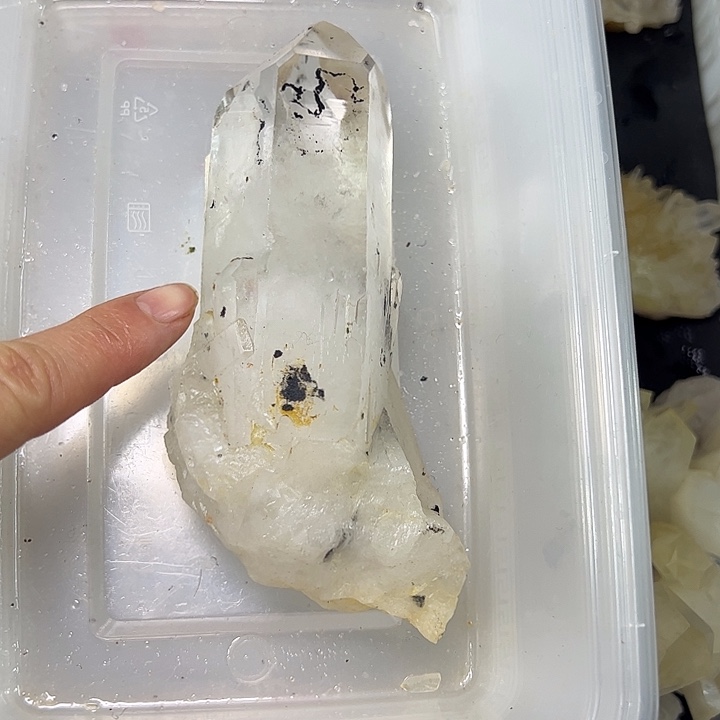 L***y珠宝半成品水晶未镶嵌
