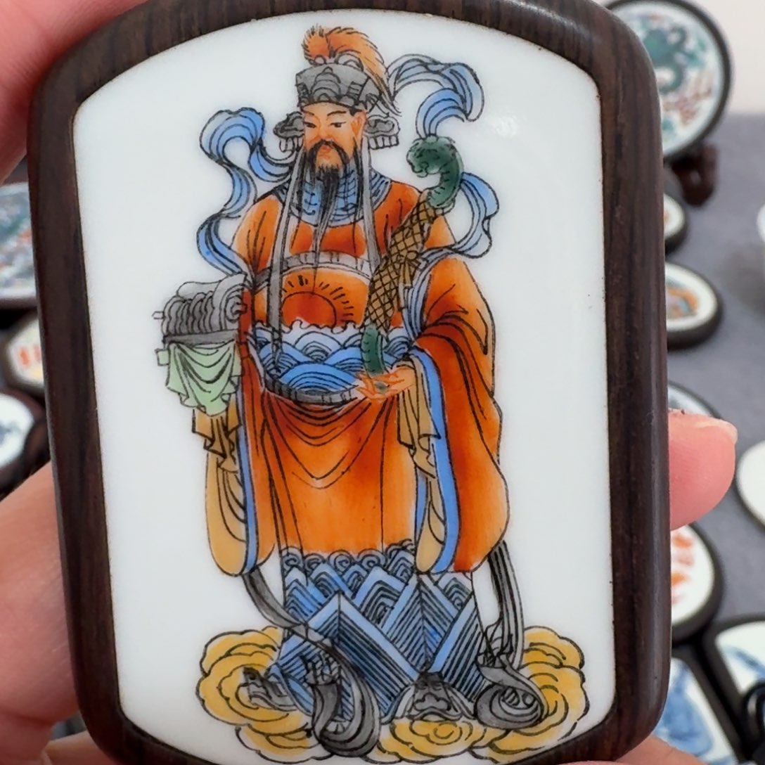 瓷片用****9财神爷挂件一个