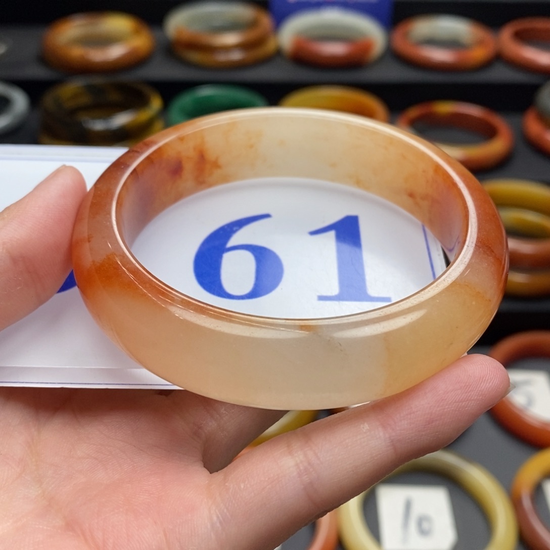 石英质玉（黄龙玉）手镯微瑕未镶嵌