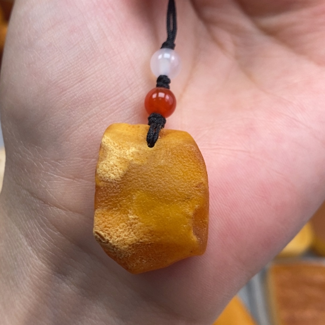琥珀吊坠(赠链)未镶嵌