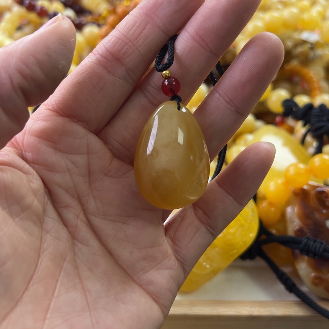 琥珀珠宝奇石未镶嵌