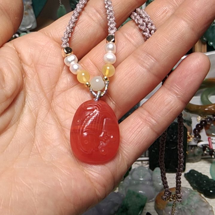 翡翠吊坠(赠链)未镶嵌