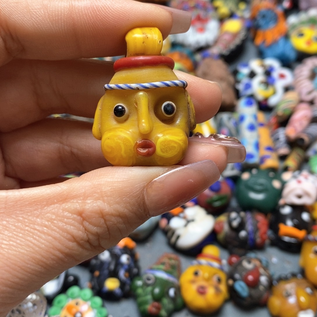 琉璃颈饰印度尼西亚嘟嘟脸