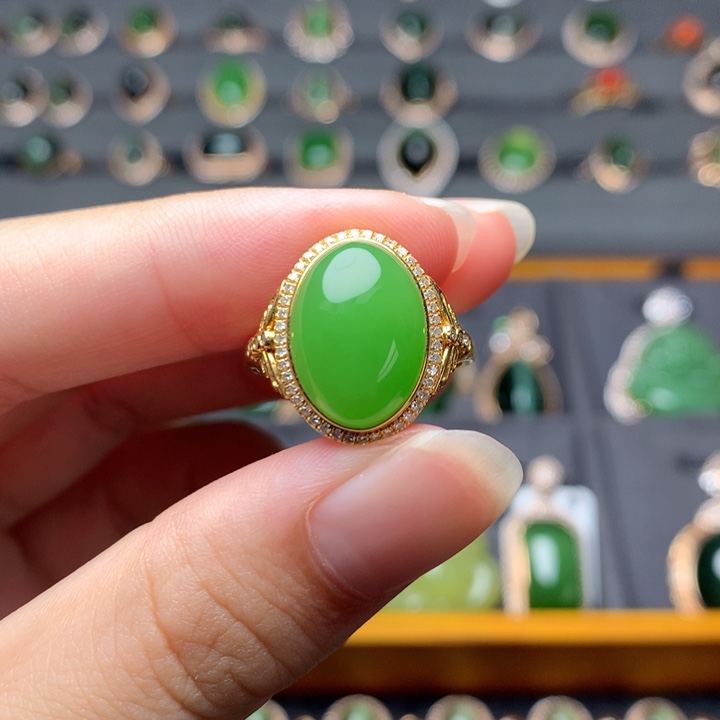 和田玉戒指18K金镶嵌