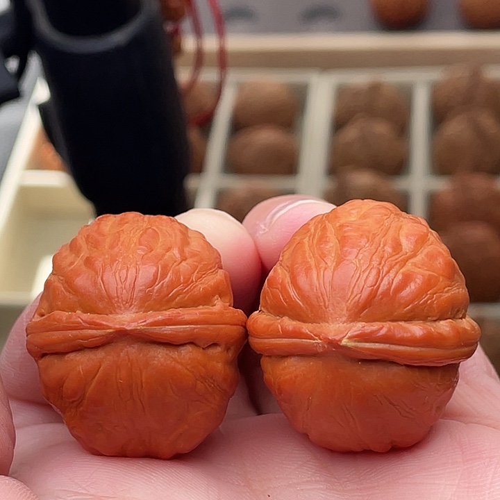 文玩核桃把件琥珀球