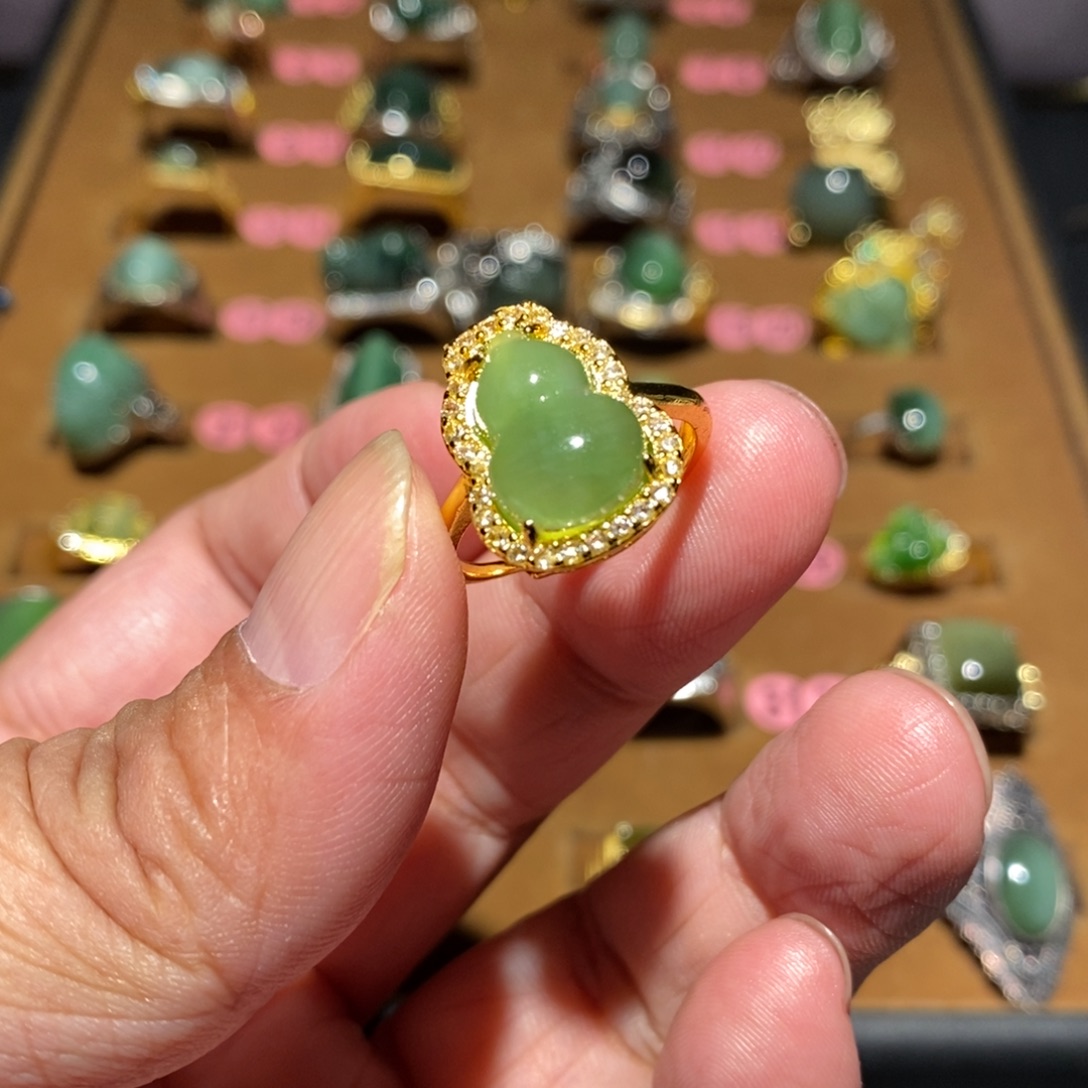 和田玉未镶嵌戒指